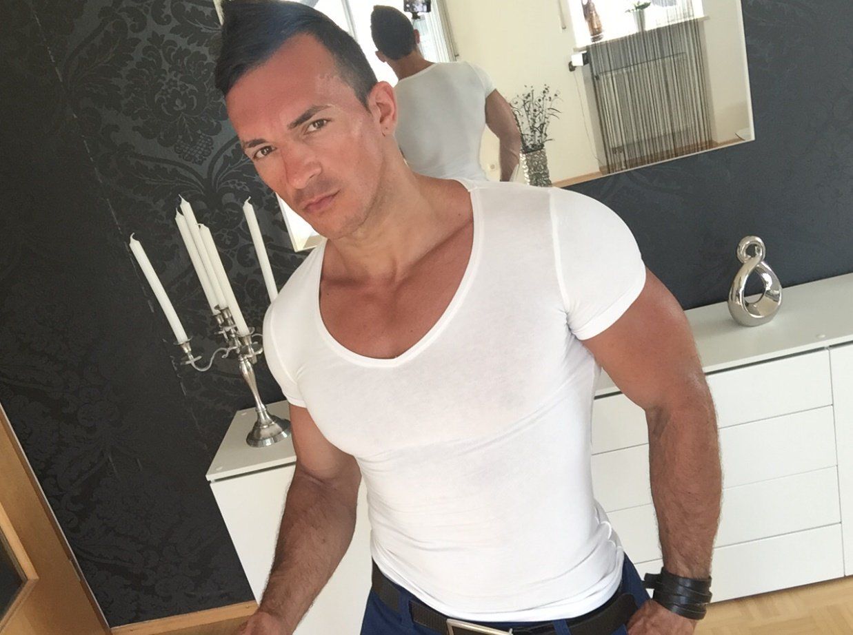 Stripper Yunis Landshut