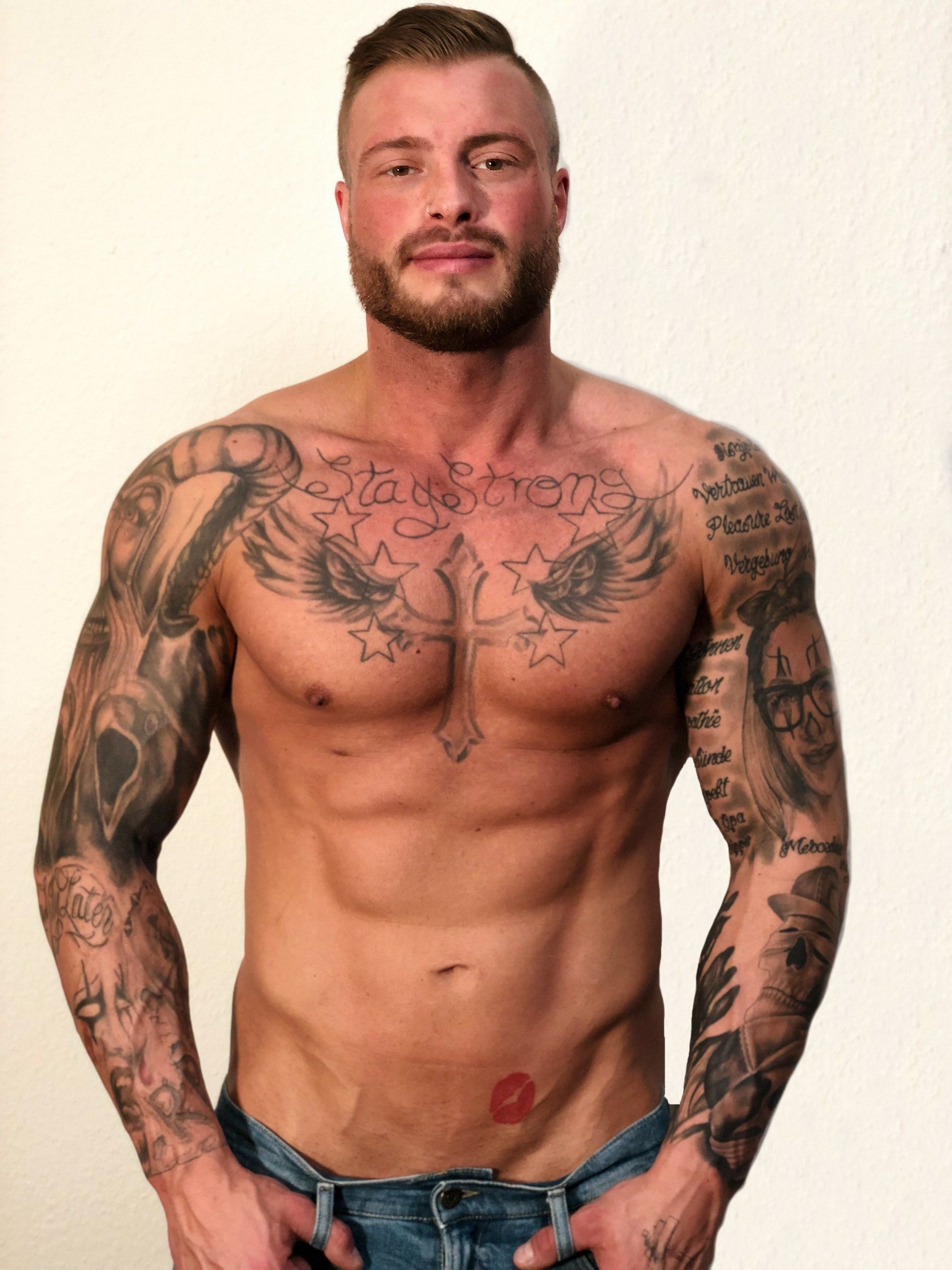 Stripper CrazyKev, robert berlin tag und nacht, stripper buchen, stripper berlin, stripper brandenburg, stripper robert, strip robert, strip berlin, manstrip berlin, stripper berlin tag und nacht