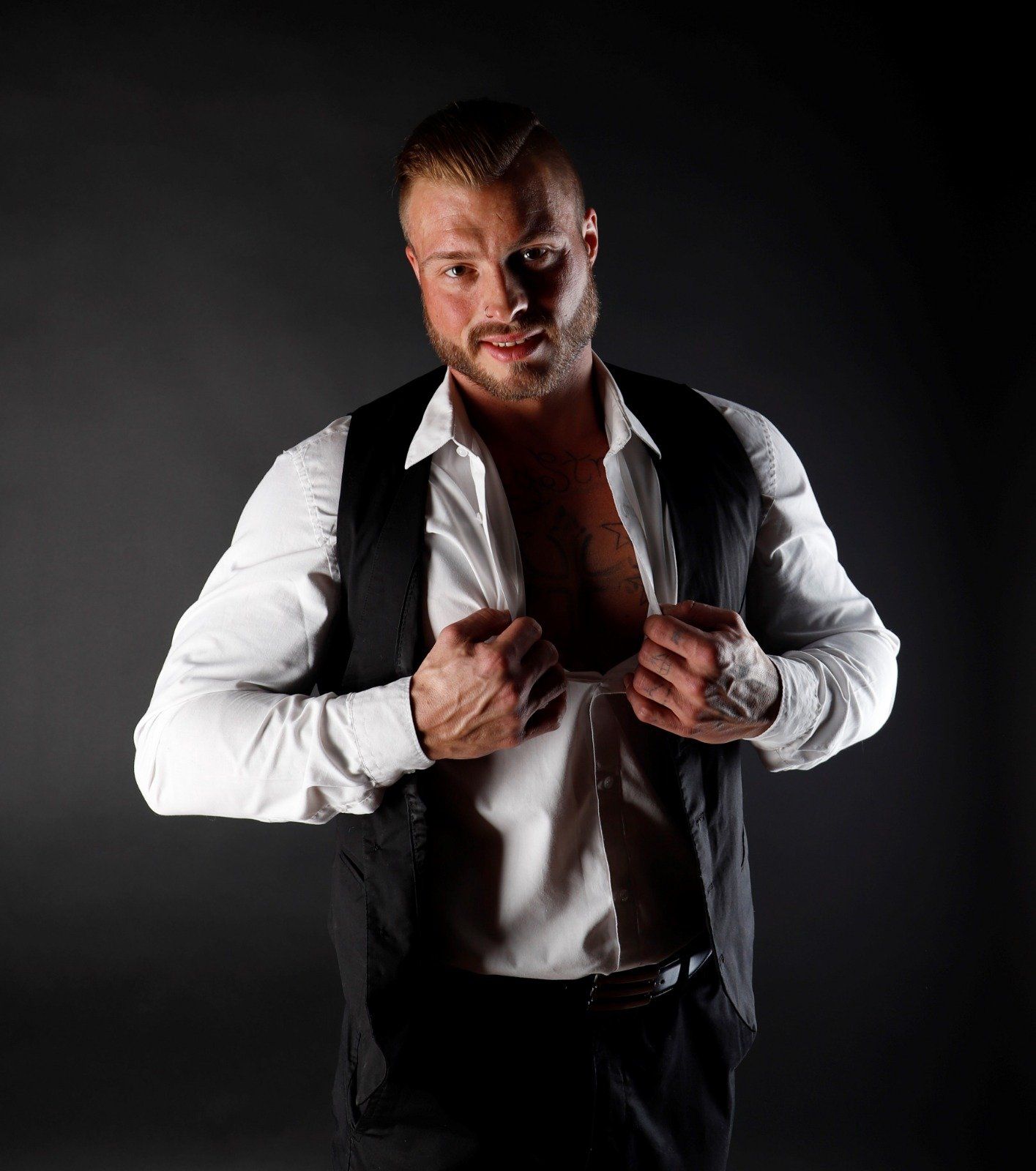 Stripper CrazyKev, robert berlin tag und nacht, stripper buchen, stripper berlin, stripper brandenburg, stripper robert, strip robert, strip berlin, manstrip berlin, stripper berlin tag und nacht