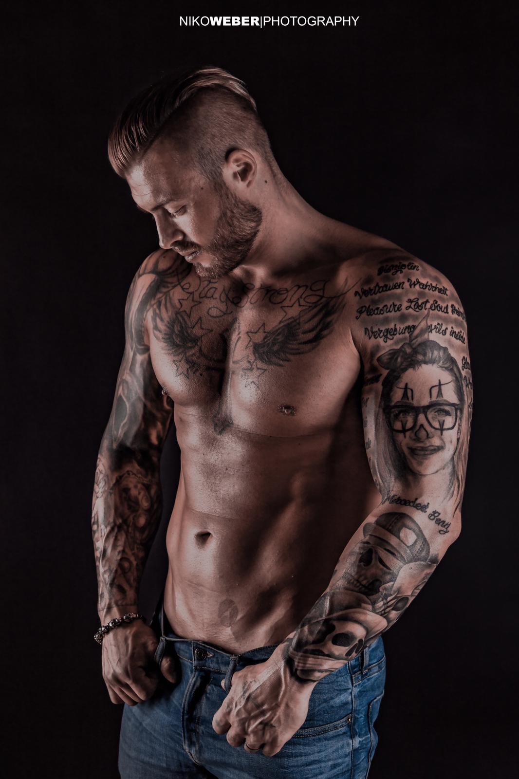 Stripper CrazyKev, robert berlin tag und nacht, stripper buchen, stripper berlin, stripper brandenburg, stripper robert, strip robert, strip berlin, manstrip berlin, stripper berlin tag und nacht