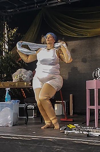 Stripperin Leony Show