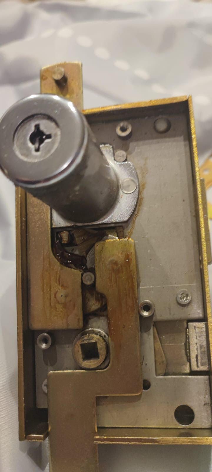 Serrure carénée Bricard,boitier central et cylindre Bricard changé par SSD serrurier au GRAU DU ROI