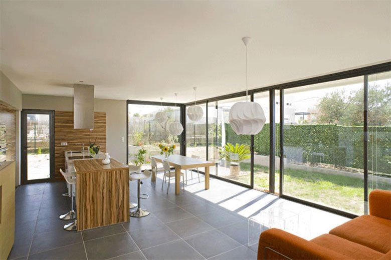 Baie coulissante grande dimension en aluminium