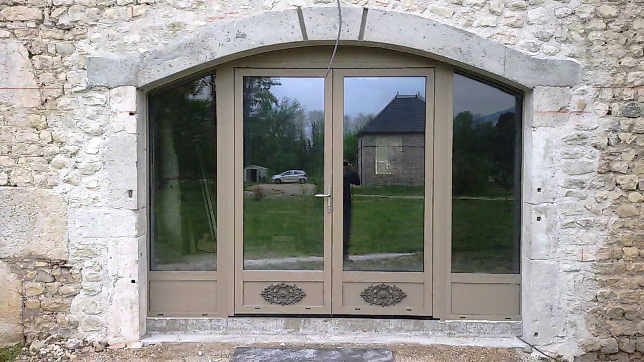 fabricant porte vitrée aluminium