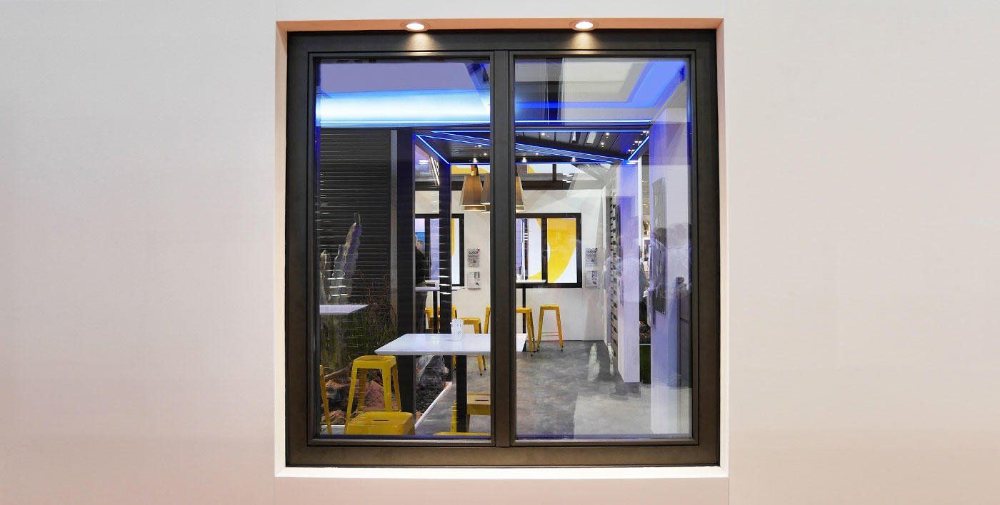 Fenêtre aluminium minimaliste