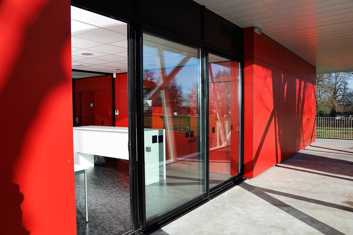 Baie à galandage en aluminium