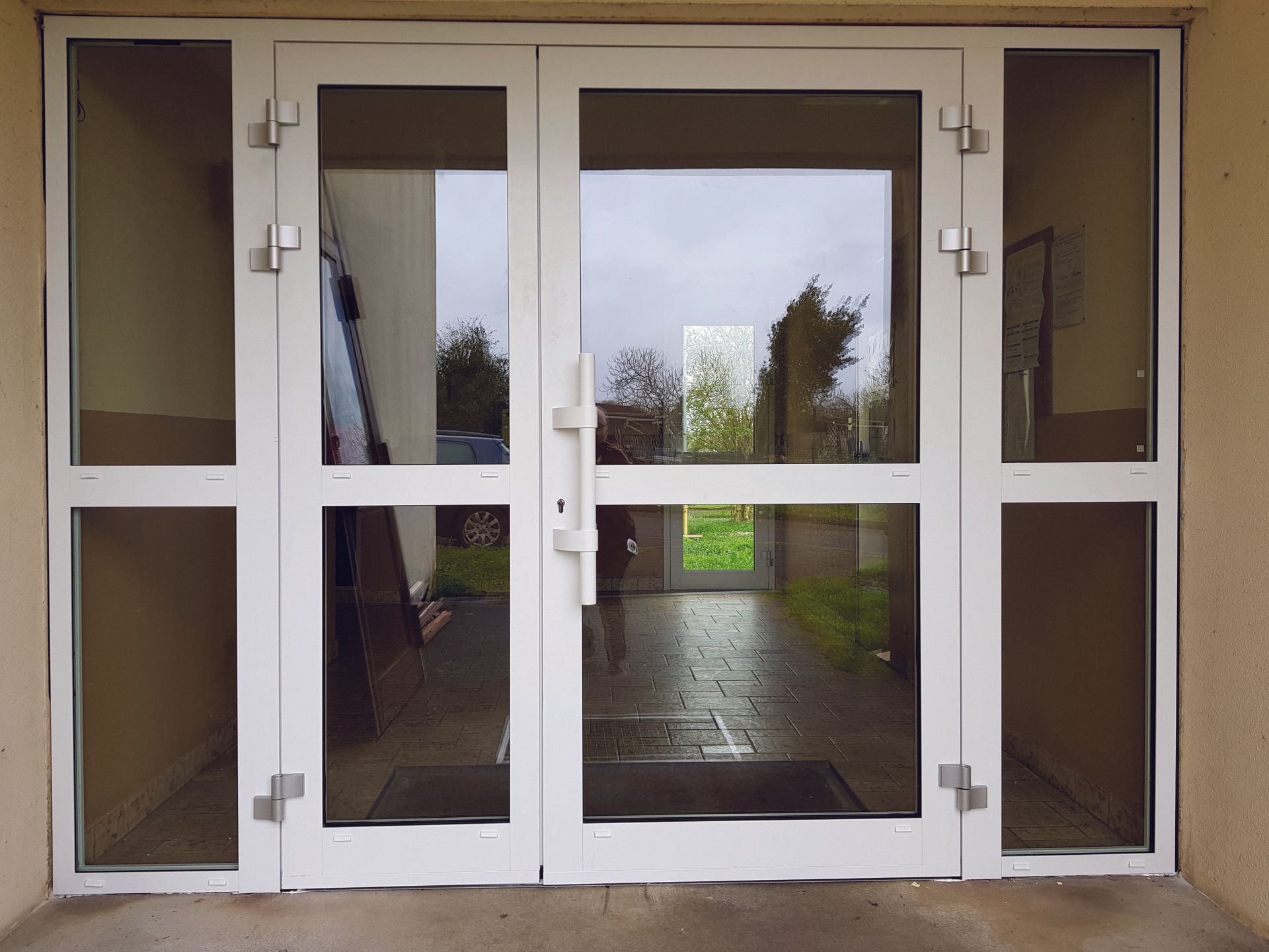 Porte anti-pince-doigts en aluminium