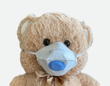 Die anatomisch geformte Maske passt sich perfekt der Gesichtsform an Breath-Clear® Technologie