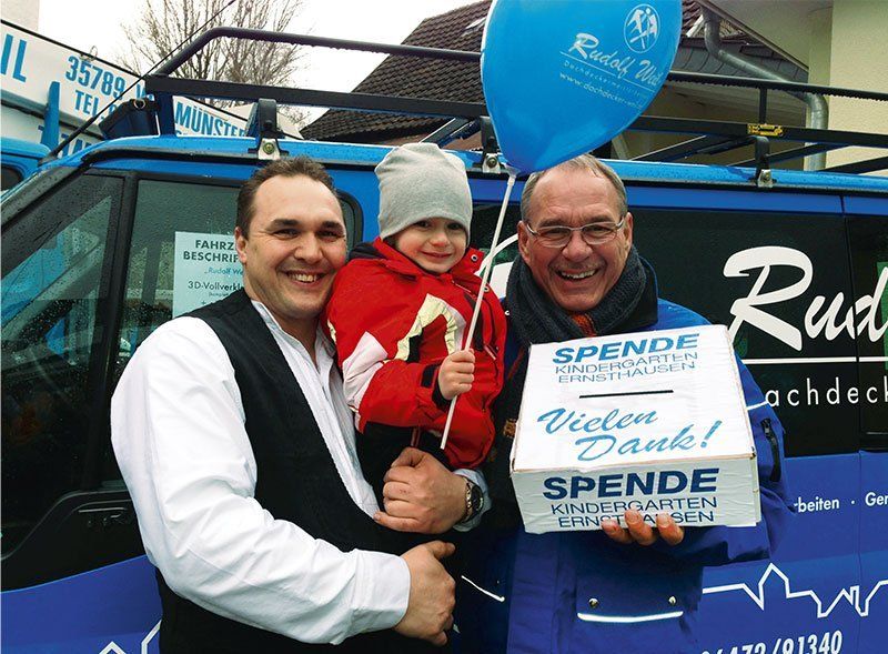 Geschäftsführung Rudolf Weil GmbH sammelt Spenden