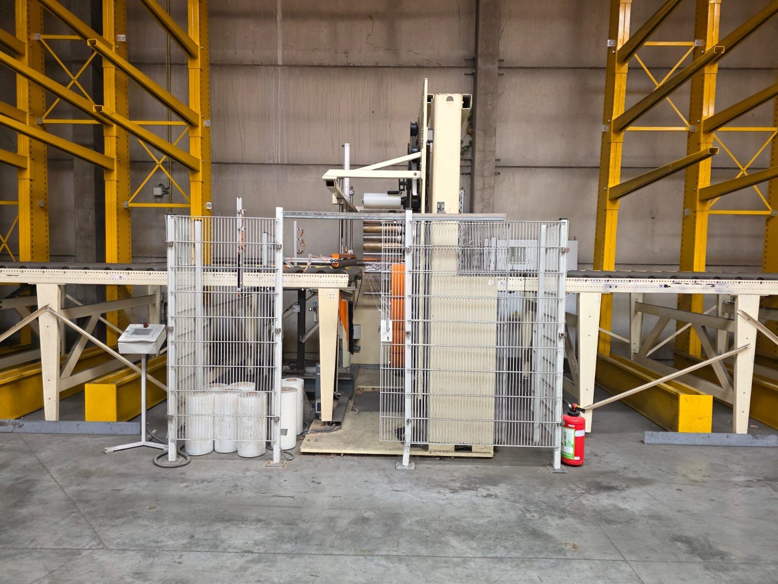 CMB Verpackungsmaschine Wickelmaschine, Verpackung für Kastenmöbel, CMB Wickelmaschine, Langgutwickelmaschine, Stretchfolienwickelmaschine,Verpackungsmaschine, gebrauchte Wickelmaschine