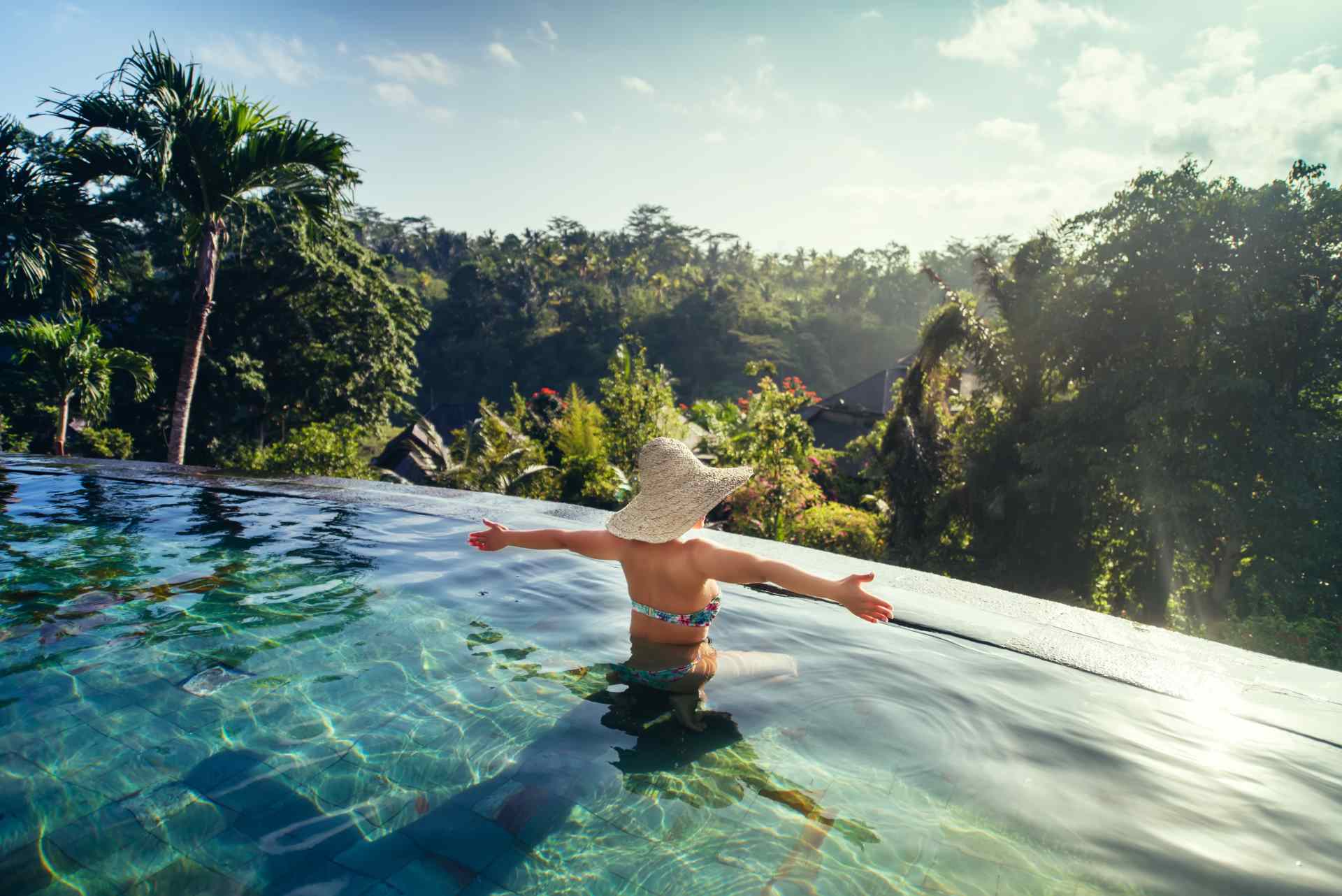 Piscina estilo infinito