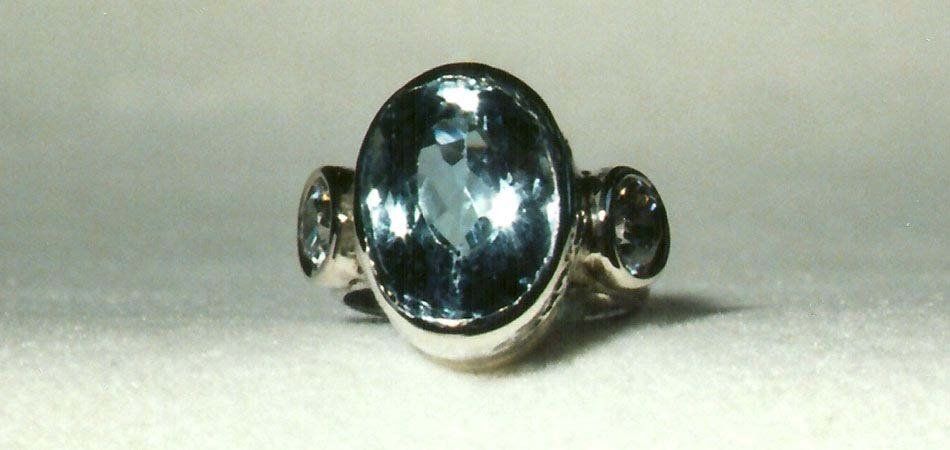 Damen Silberring großer, ovaler sky Topas Circonia