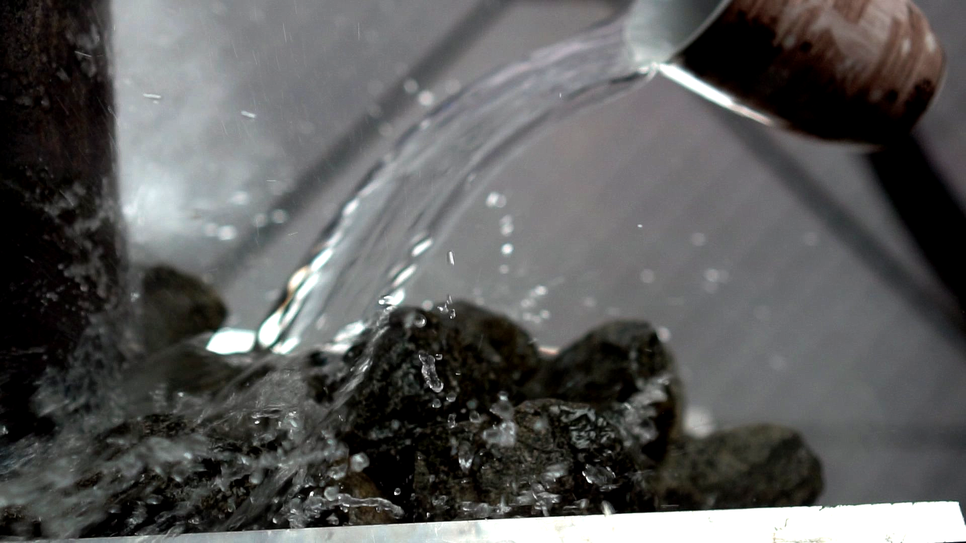 Aufguss in einer Mobilen Sauna