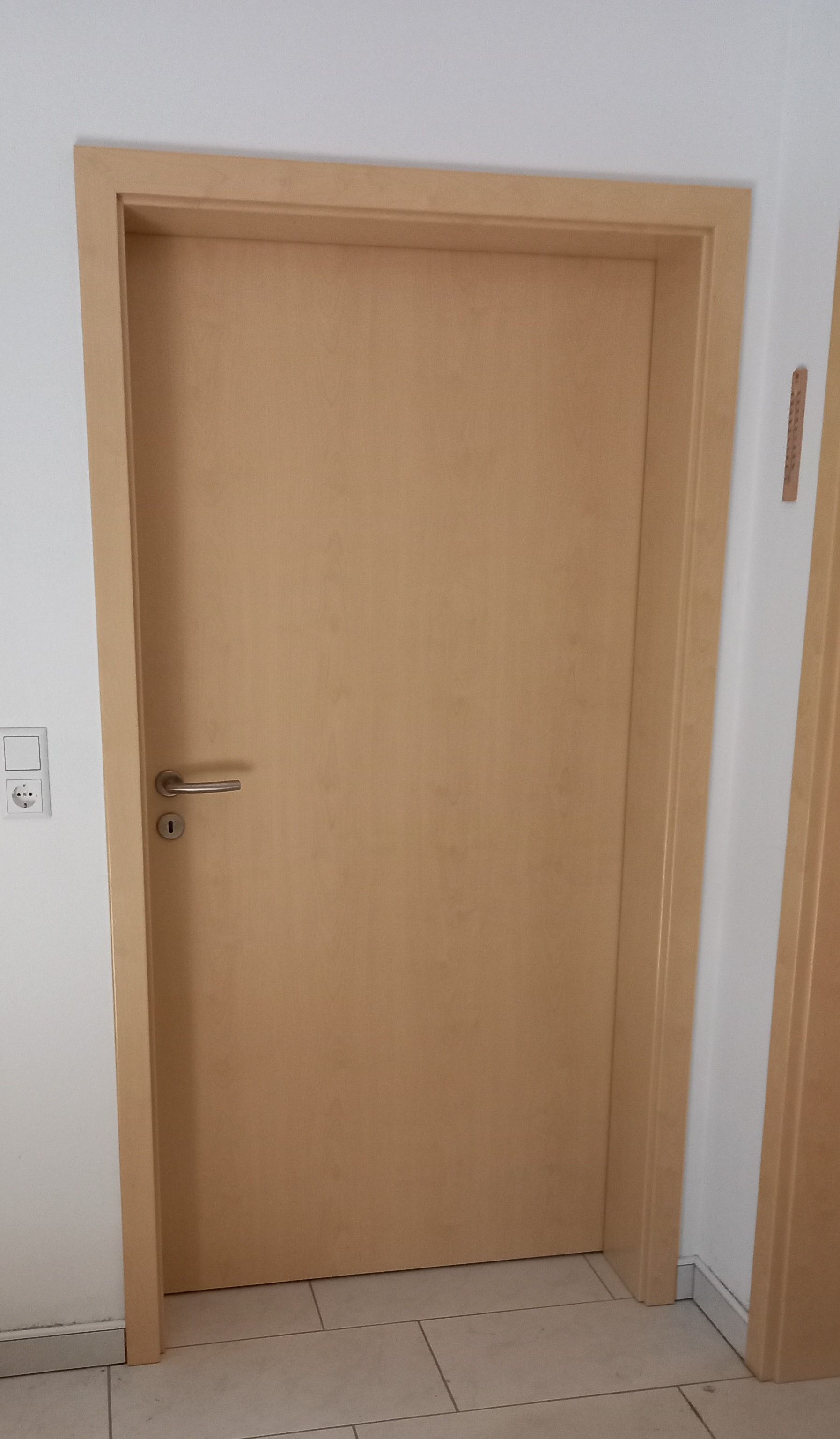 günstige CPL Zimmertüre mit Rundkante mit Zarge in Ahorn mit abgerundeten Bekleidungen