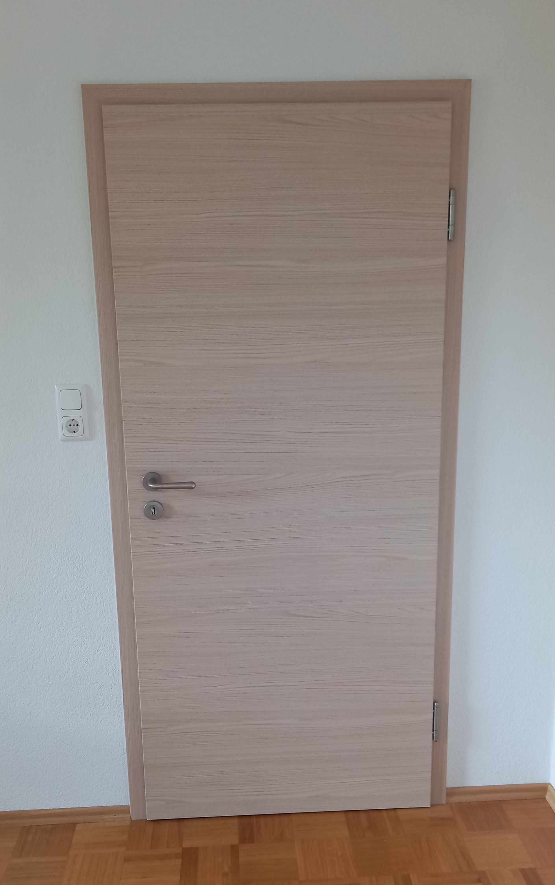 Astra CPL Zimmertüre mit smart2 Kanten in Dekor effekt Eiche Corda quer mit 3teiligen Bändern in samtgrau