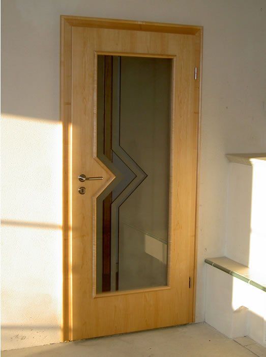 Furnierte Zimmertüre mit gestrahltem Glas