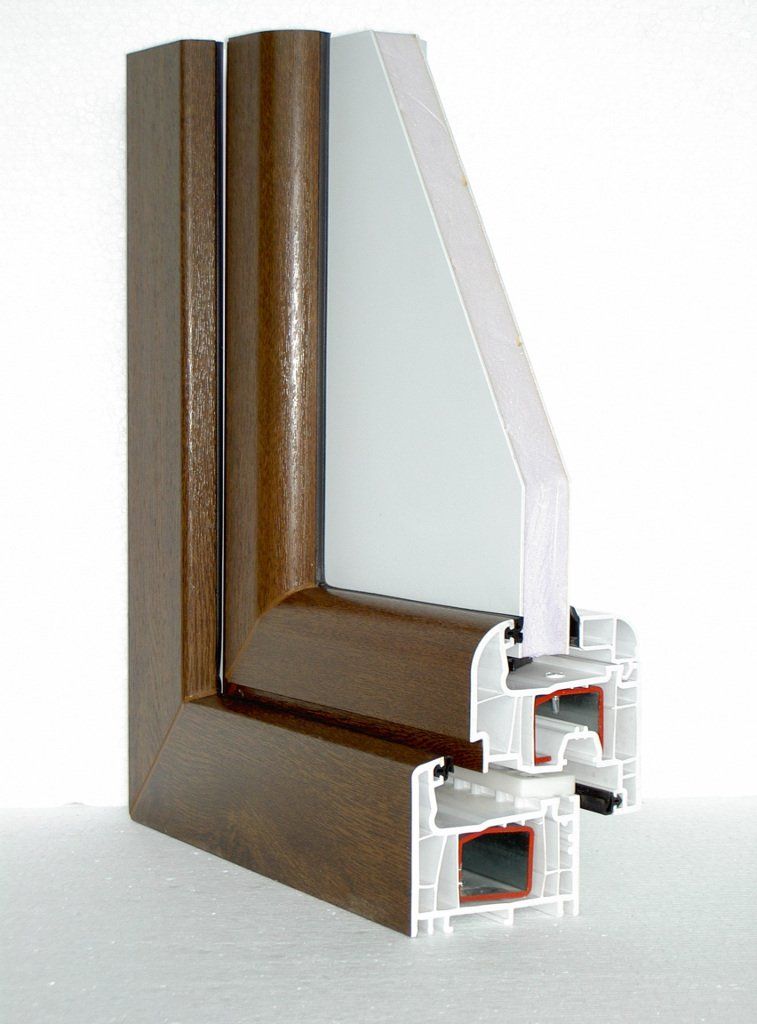 Kunststoffenster mit Dekor und Rundflügel