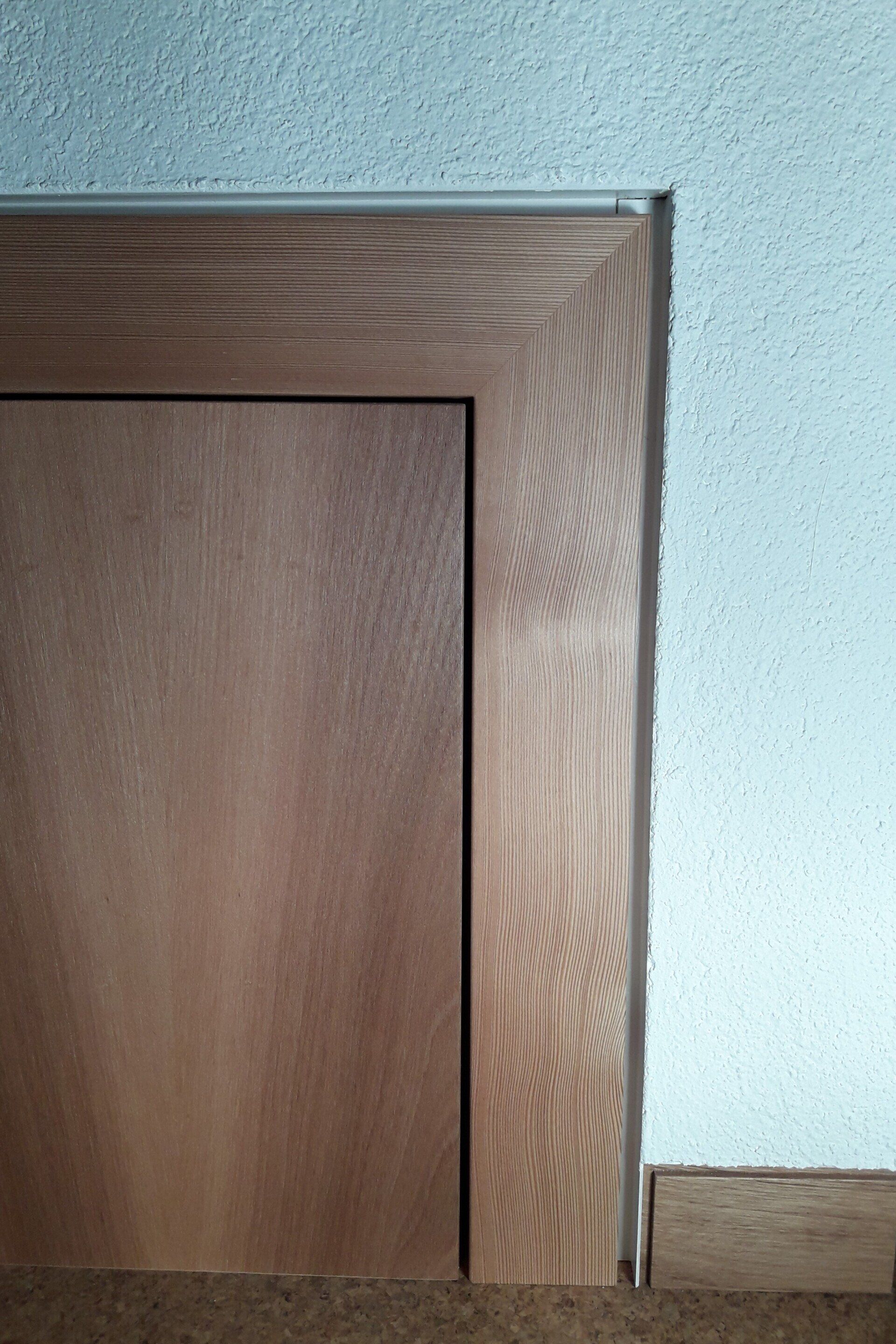 Wandbündige Zarge mit verdeckten Tectus Band mit Ansicht von innen