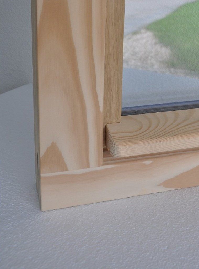 Holzfenster mit Wetterschenkel und Leinölfarbe für Denkmalschutz