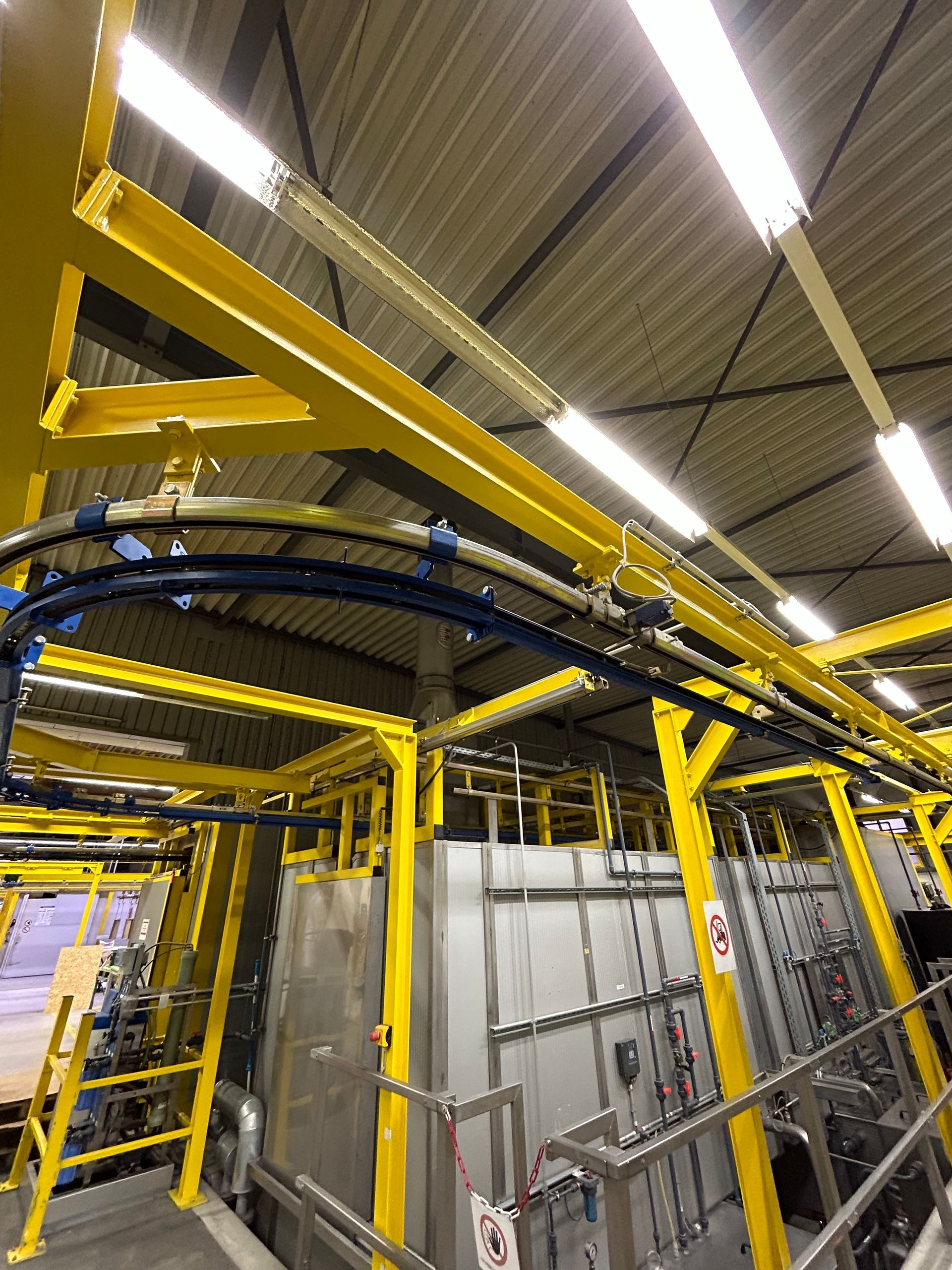 Schienenfördersystem Schienenfördersystem bei Frischkorn Oberflächen + Systeme