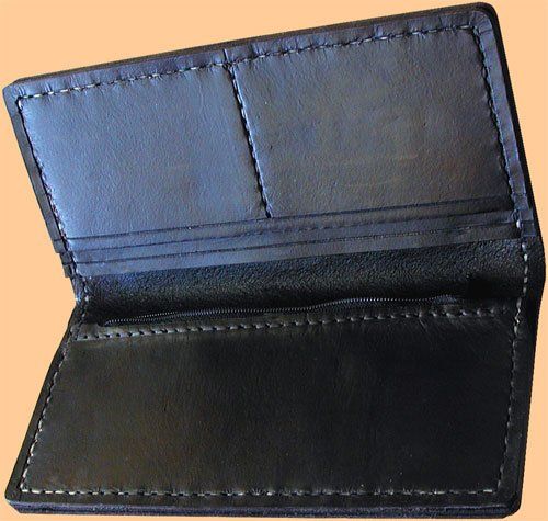 Innenfächer für Scheine, Papiere, Visiten- und Kreditkarten, Hartgeld mit Reissverschluß