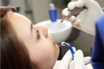 professionelle, ästhetische Zahnheilkunde in der Praxis / ein IONOS Bild