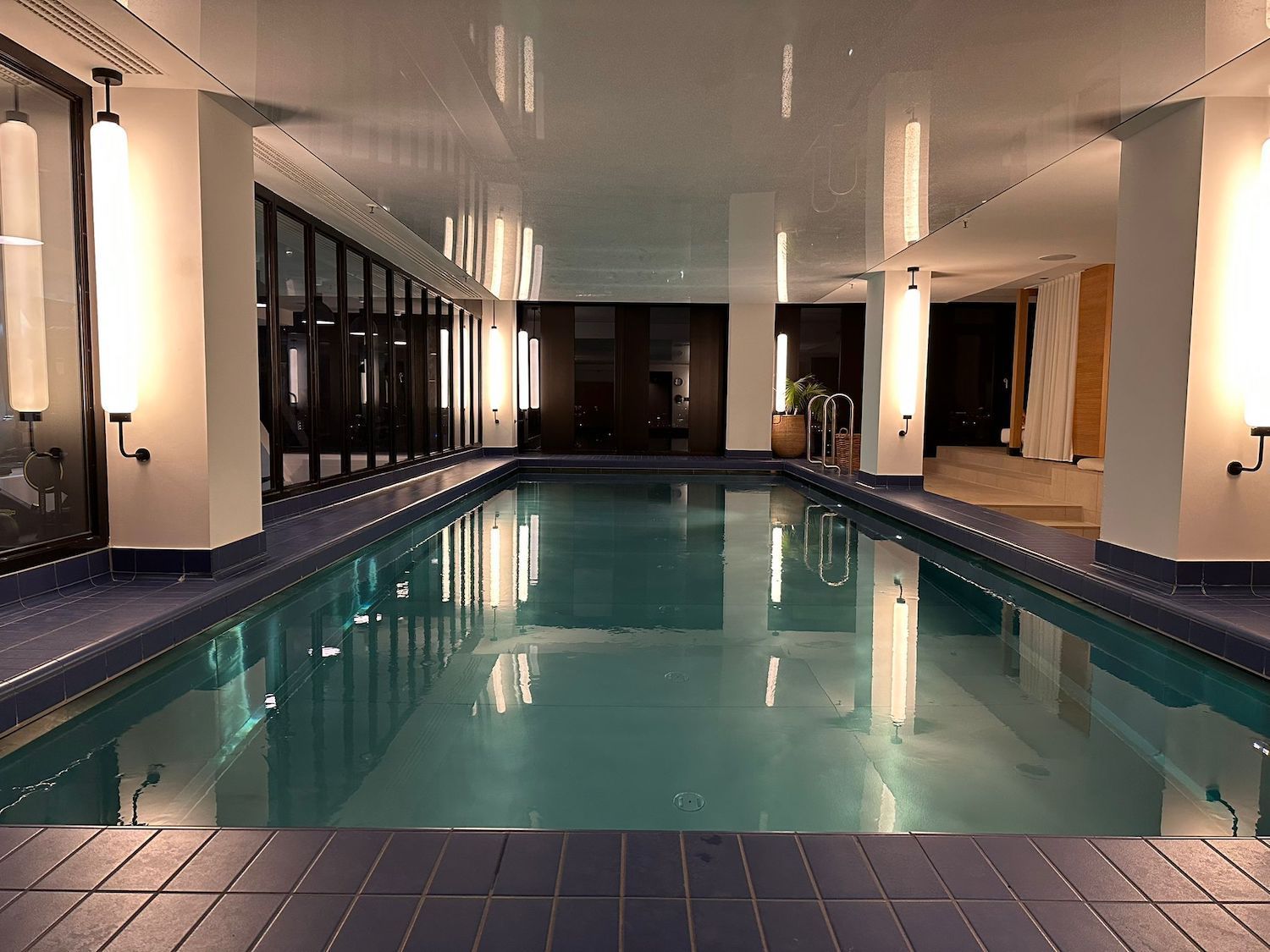 Adina Apartment Hotel München Fitness Pool Foto weiser lighting MW