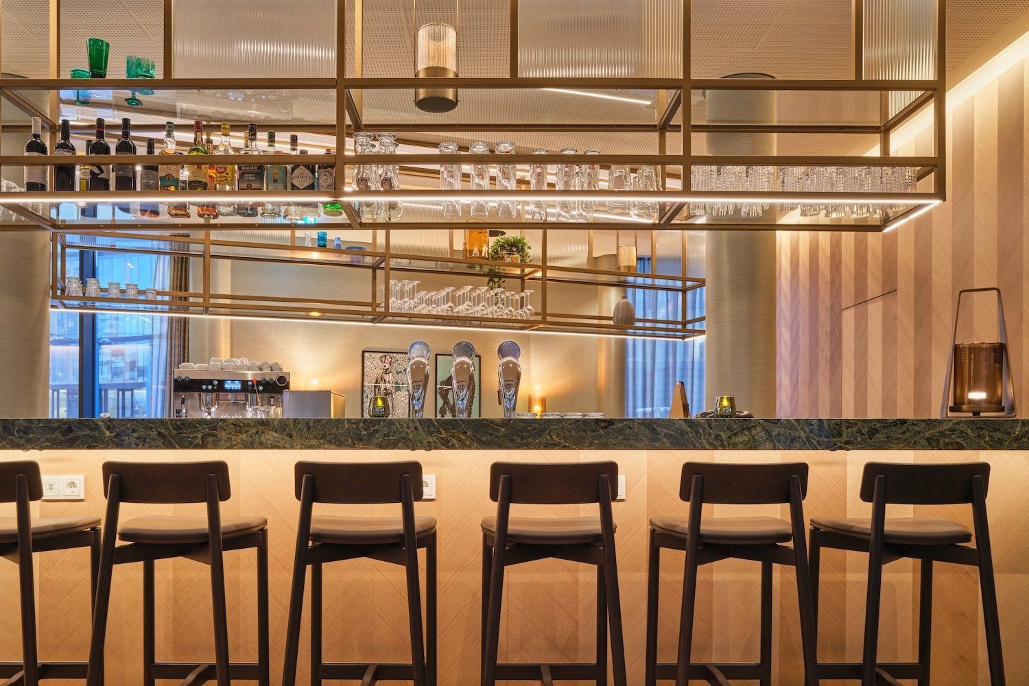 Projekt weiser lighting Adina Apartment Hotel Wien Bar | Foto Soenne