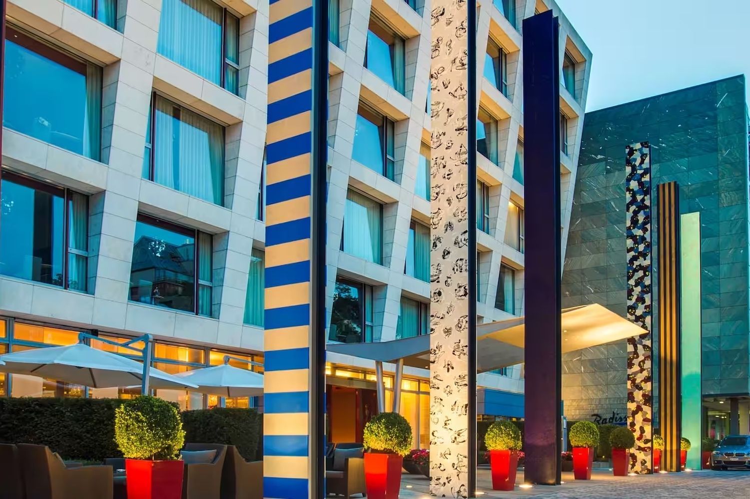 Projektvorschau weiser lighting Radisson Blu Media Harbour Hotel Düsseldorf ©Foto Radisson Hotel Group