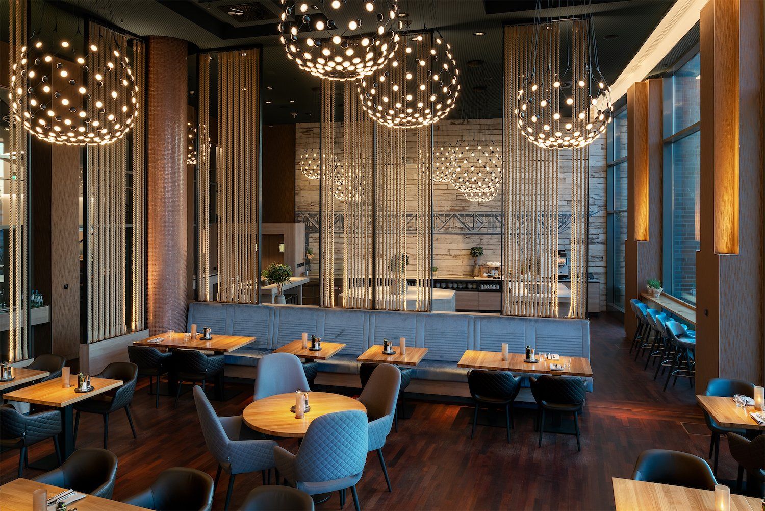 RadissonBlu Hotel Rostock Restaurant Kai40 weiser.lighting / Foto Milan Istvan