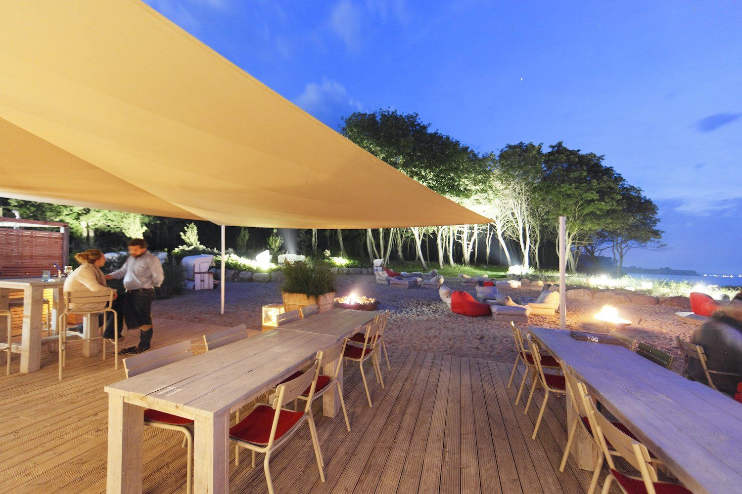 Terrasse am Bootshaus im Weissenhaus Grand Village Resort & Spa / Foto www.friederblickle.de