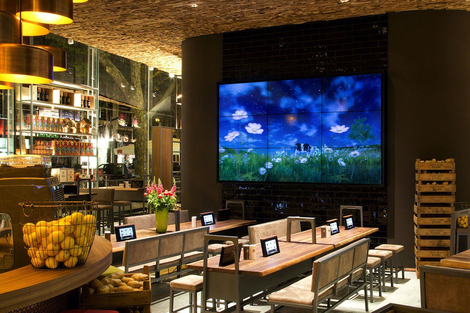 Gastraum Burgerlich bei Nacht / Foto www.burgerlich.com