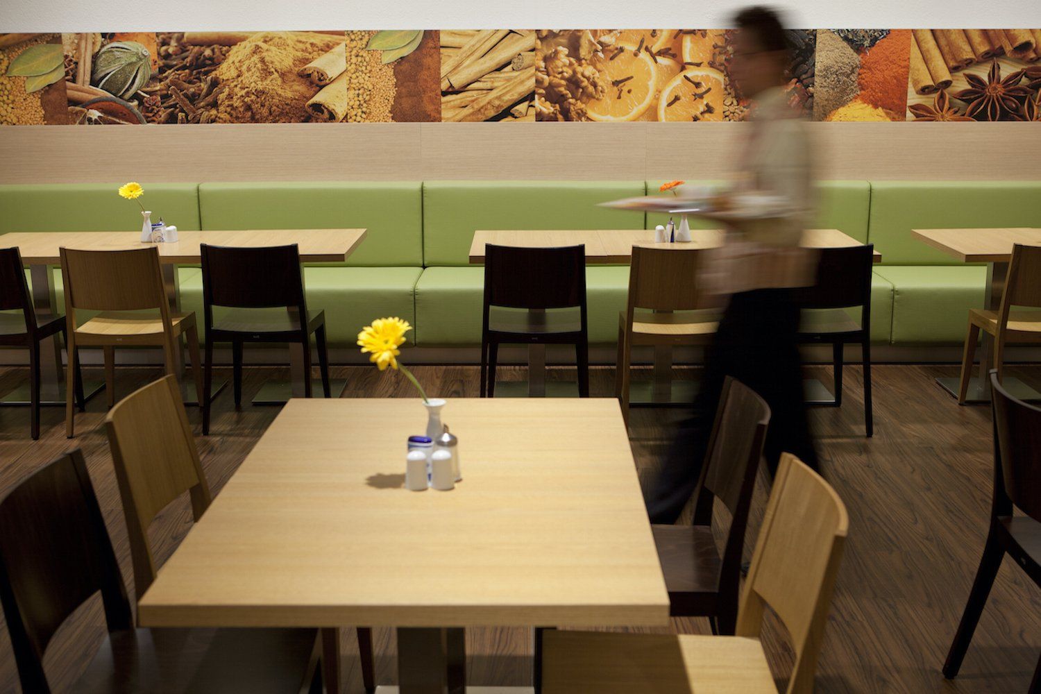 Licht zum Sehen und Hinsehen im ibis Hotel Bonn / Foto www.tompflaum.com