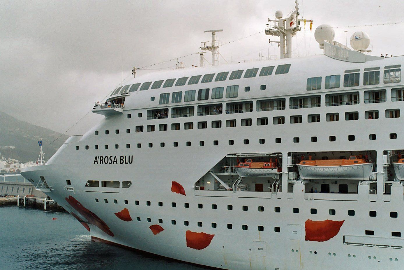 Die A´ROSA BLU im Hafen von La Palma am 23.03.2004