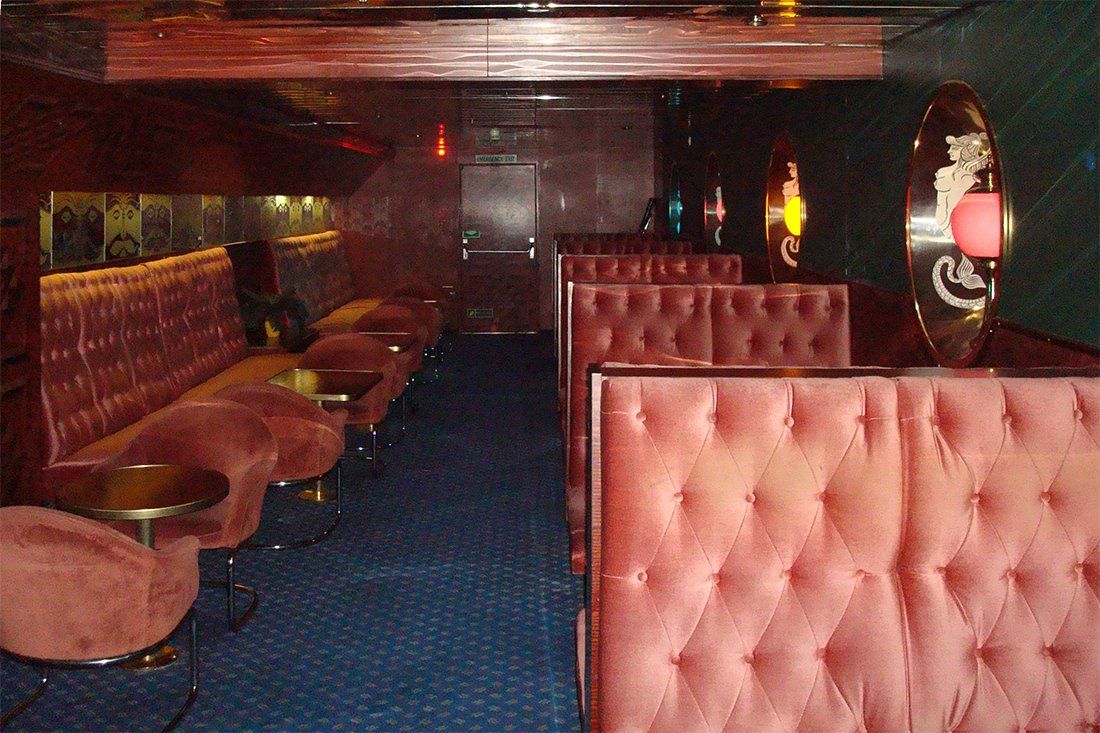 Captain´s Club (Nachtclub/Disco) auf dem Lido-Deck (Deck 9) Captain´s Club (Nachtclub/Disco) auf dem Lido-Deck (Deck 9)