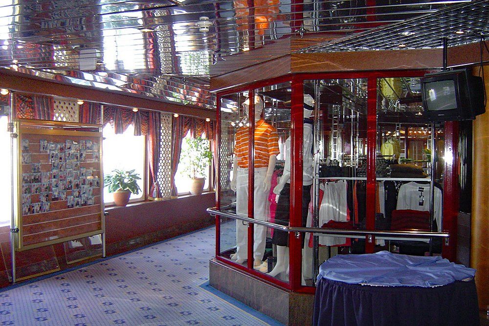 Boutique & Fotoshop auf der MS DELPHIN