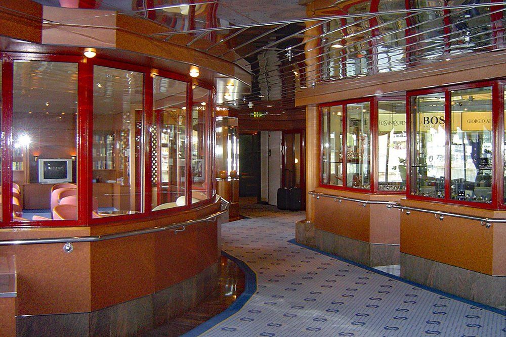 Boutique & Salon Pinguin auf der MS DELPHIN