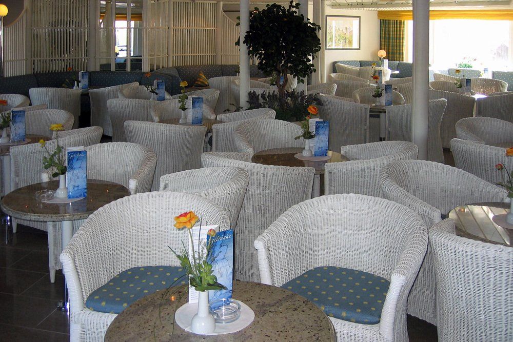 Die Lido-Bar auf der MS DELPHIN Die Lido-Bar auf der MS DELPHIN