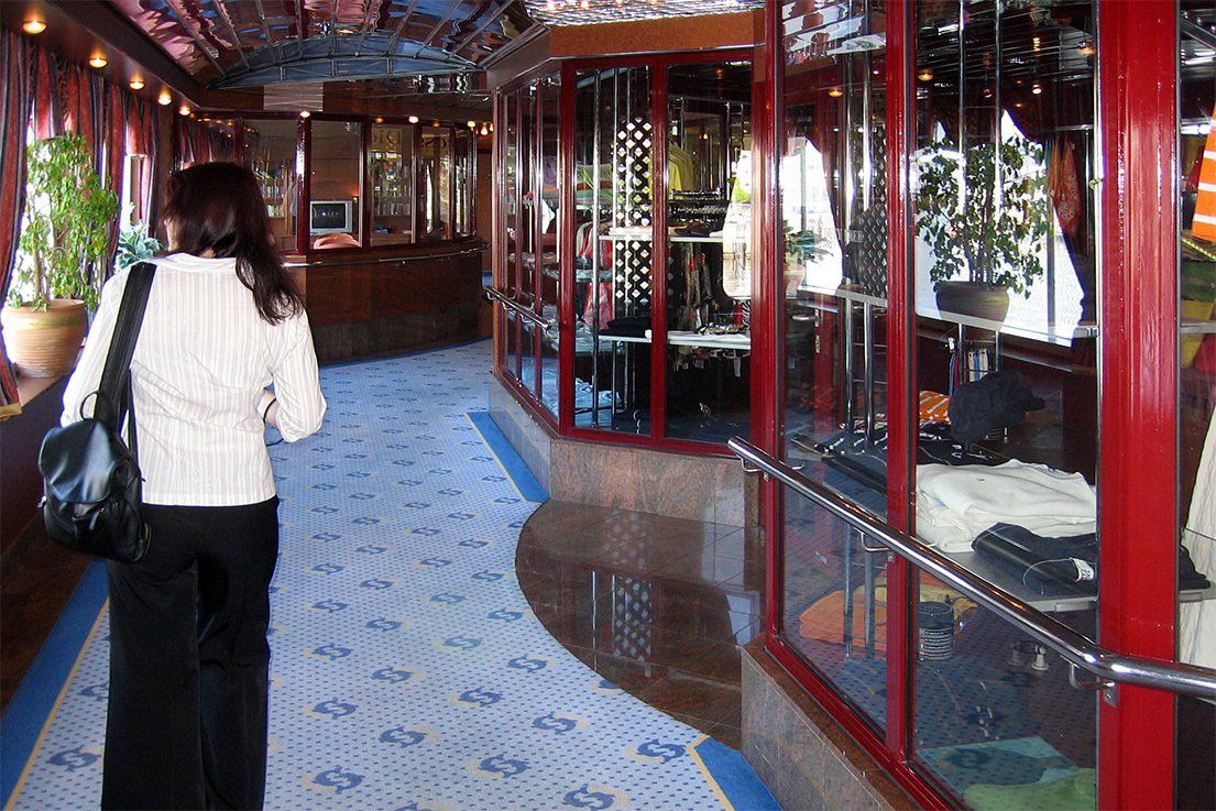 Boutique & Salon Pinguin auf der MS DELPHIN