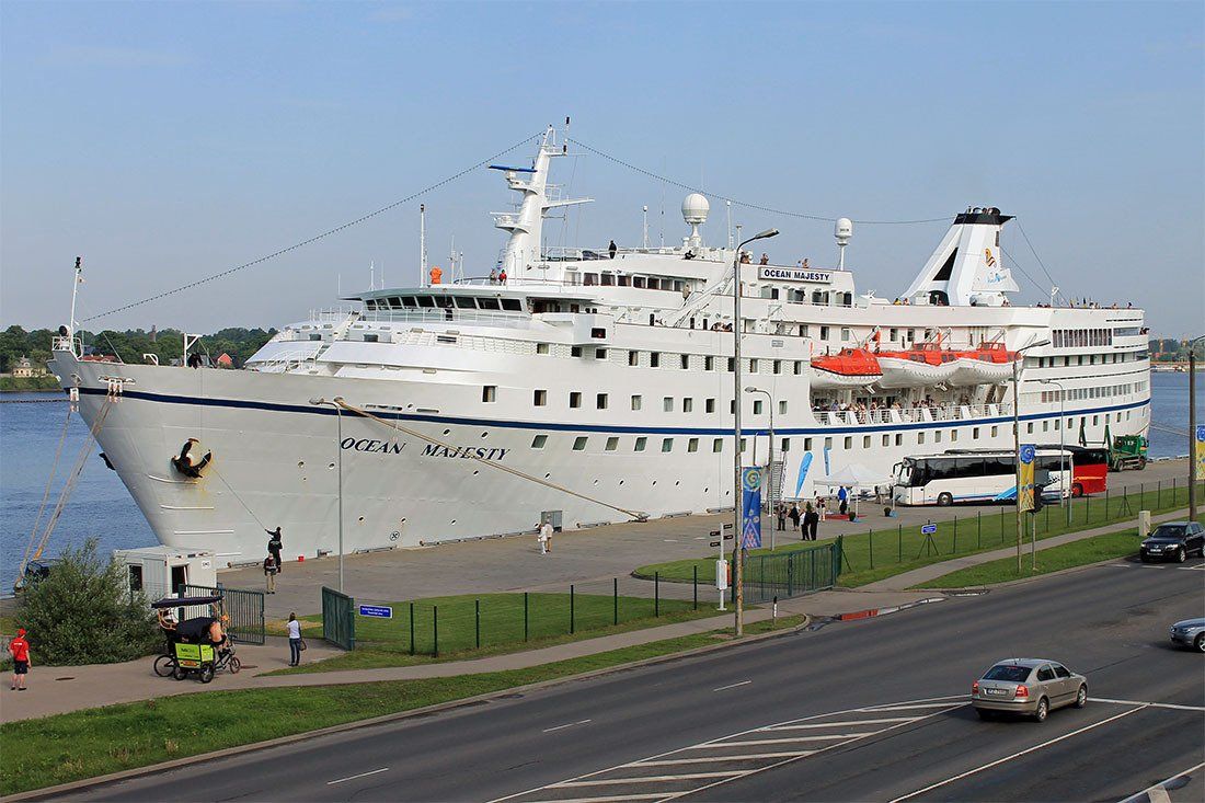 OCEAN MAJESTY (Riga, 01.06.2013) OCEAN MAJESTY (Riga, 01.06.2013)