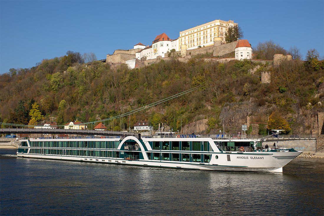 Amadeus Elegant / ENI 4808350 (Passau 31.10.2019) Amadeus Elegant / ENI 4808350 (Passau 31.10.2019)