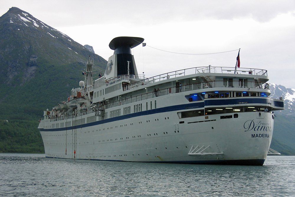 PRINCESS DANAE (Svartisen Gletscher, 13.06.2006) Die PRINCESS DANAE am Svartisen Gletscher