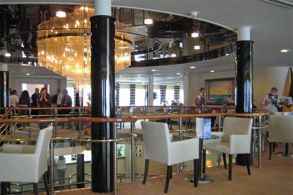 Die Delphin Bar der DELPHIN VOYAGER