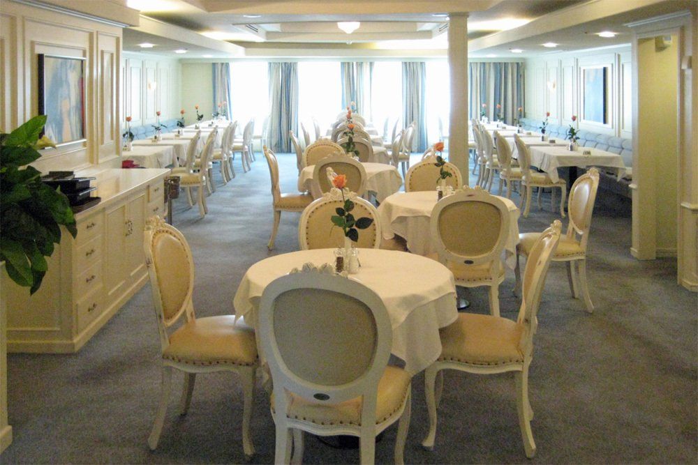 Das Atlantic Restaurant der DELPHIN VOYAGER (Quertrakt)
