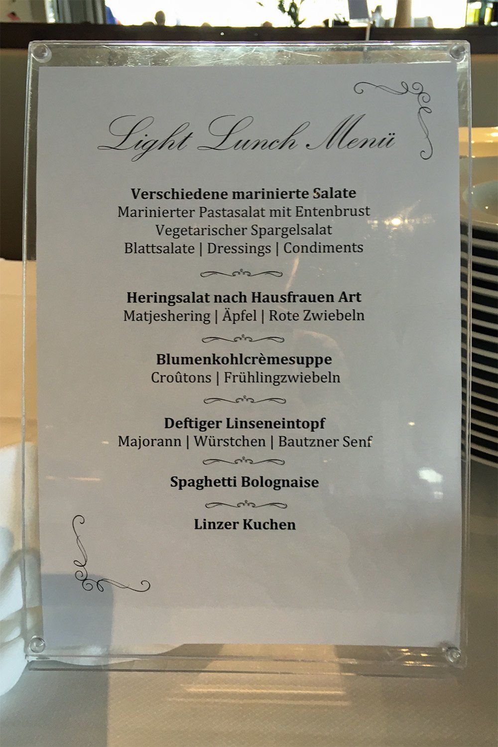 Die Speisekarte für das Light Lunch Buffet in der Panorama Lounge der ADORA am 25.10.2019 Die Speisekarte für das Light Lunch Buffet in der Panorama Lounge der ADORA am 25.10.2019