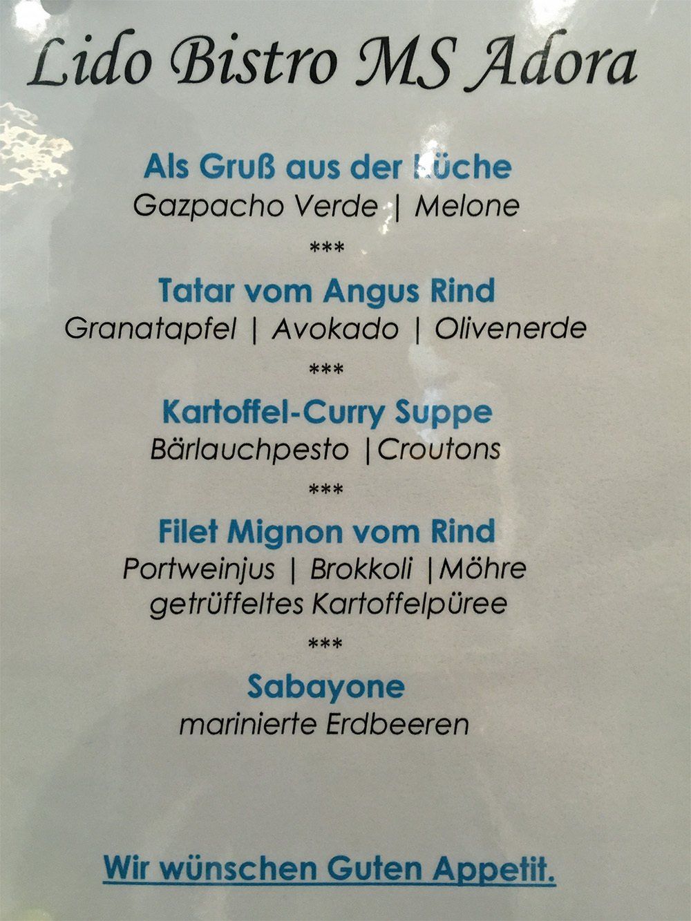 Auszug der Speisekarte im Spezialitätenrestaurant Lido Bistro an Bord der ADORA von Phoenix Reisen am Abend des 27.10.2019 Auszug der Speisekarte im Spezialitätenrestaurant Lido Bistro an Bord der ADORA von Phoenix Reisen am Abend des 27.10.2019