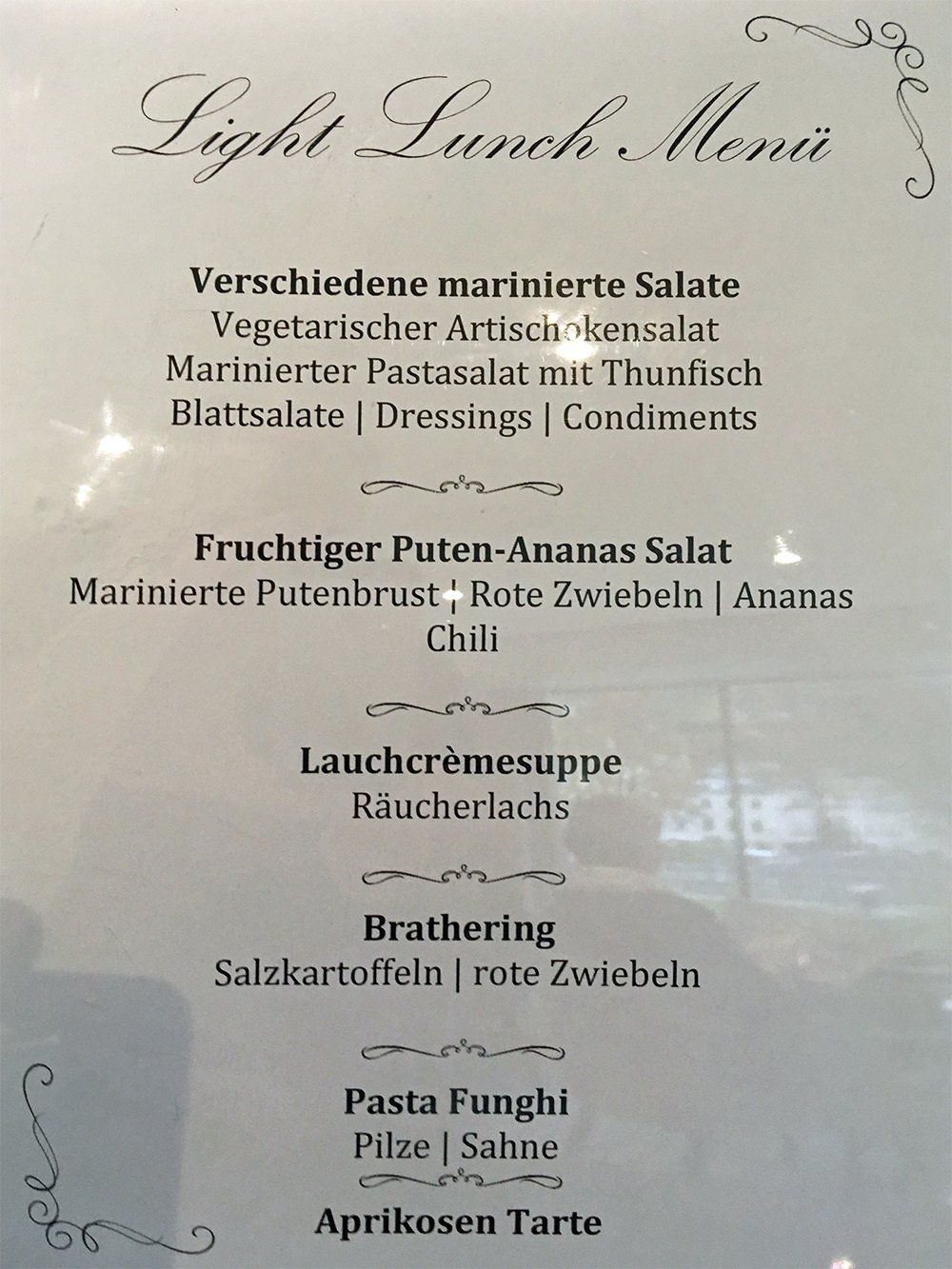 Die Speisekarte für das Light Lunch Buffet in der Panorama Lounge der ADORA am 28.10.2019 Die Speisekarte für das Light Lunch Buffet in der Panorama Lounge der ADORA am 28.10.2019