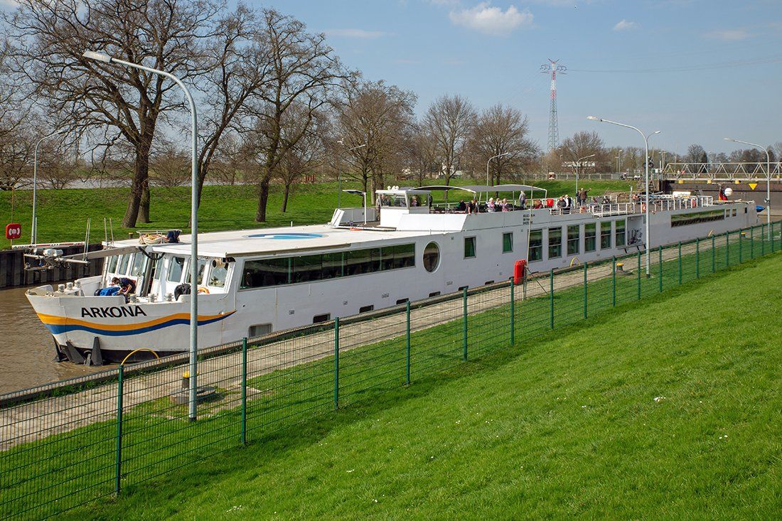 Arkona / ENI 4031590 (Schleuse Papenburg 30.03.2019) Arkona / ENI 4031590 (Schleuse Papenburg 30.03.2019)