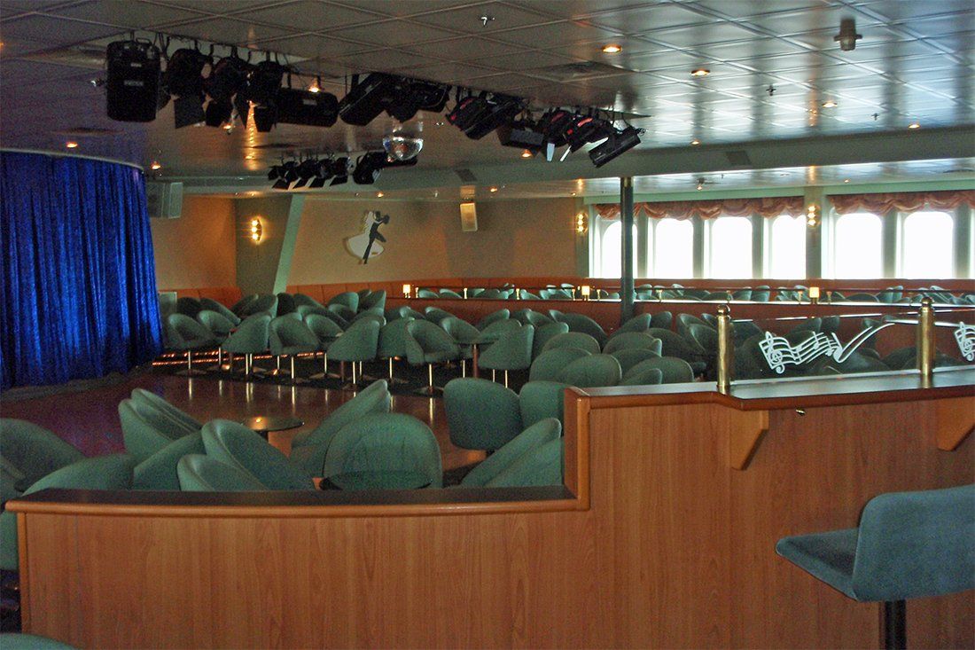 Musiksalon am Bug des Promenaden-Decks (Deck 8) Musiksalon am Bug des Promenaden-Decks (Deck 8)