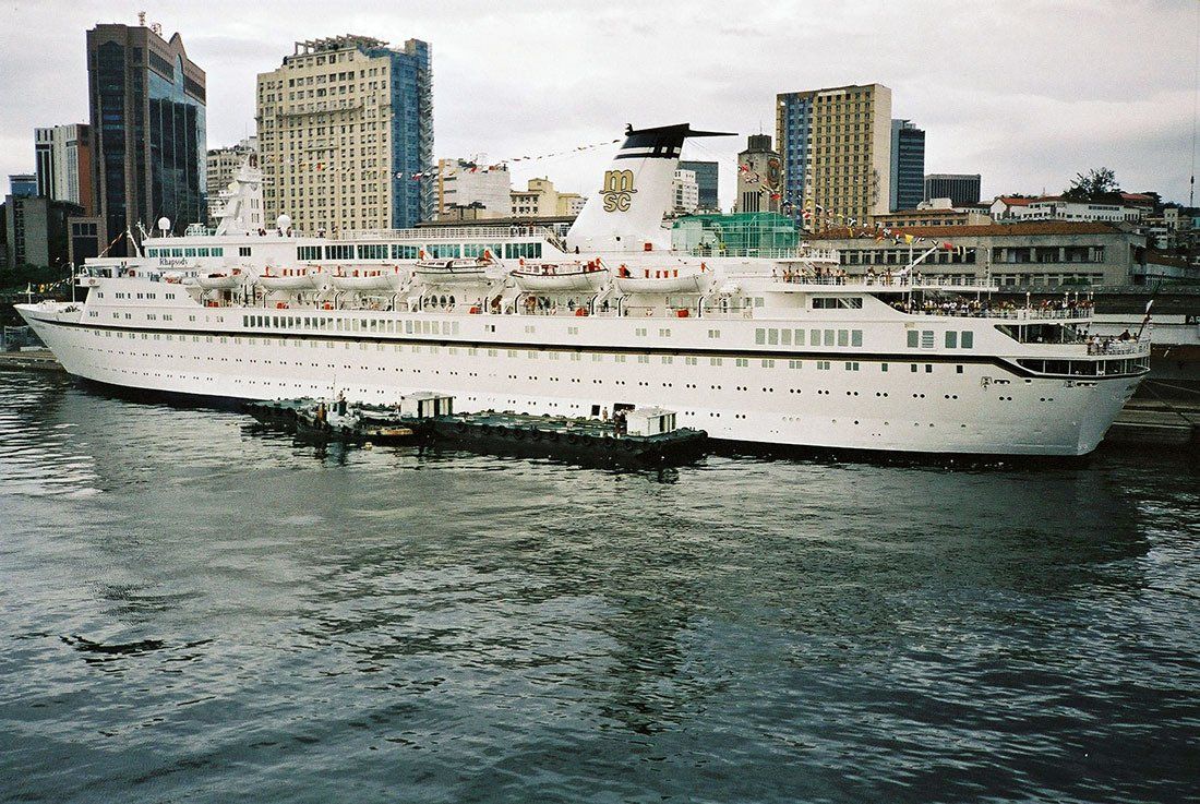 RHAPSODY von MSC Cruises am 15.12.2001 in Rio de Janeiro RHAPSODY von MSC Cruises am 15.12.2001 in Rio de Janeiro